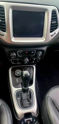 Jeep Compass cena 91999 przebieg: 52213, rok produkcji 2019 z Młynary małe 301